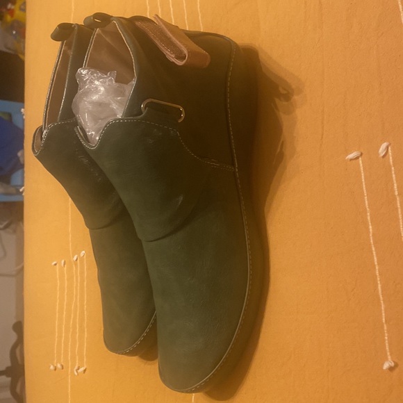 Mint green with tan strap low cut size 10 tan - Picture 2 of 4